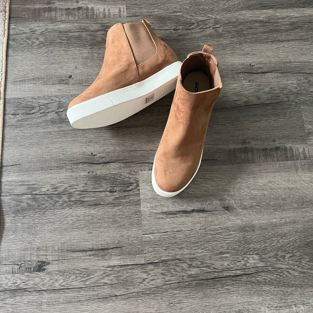 Women's Tan Ankle Boots